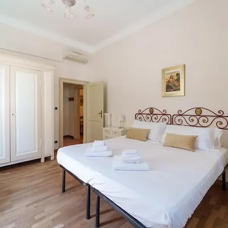 Family Residential Refuge 500m From The Center *