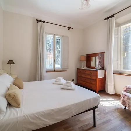 Family Residential Refuge 500m From The Center *