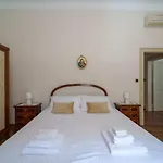 Family Residential Refuge 500m From The Center *