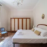 Family Residential Refuge 500m From The Center