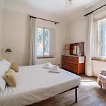 Family Residential Refuge 500m From The Center *