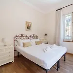 Family Residential Refuge 500m From The Center