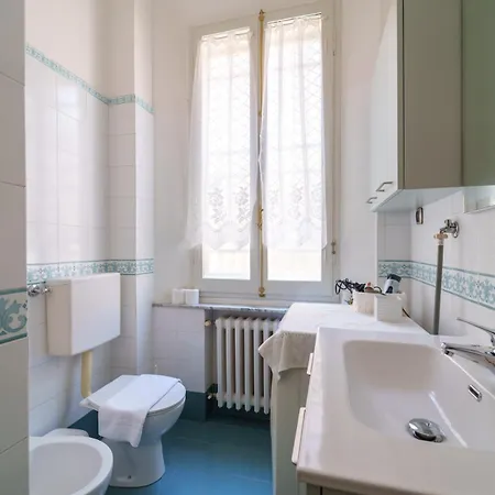 Family Residential Refuge 500m From The Center Apartament *
