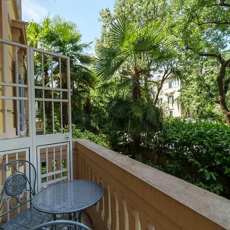 Family Residential Refuge 500m From The Center Apartament *