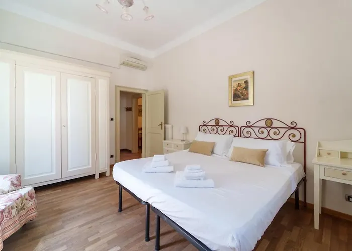 Family Residential Refuge 500m From The Center *