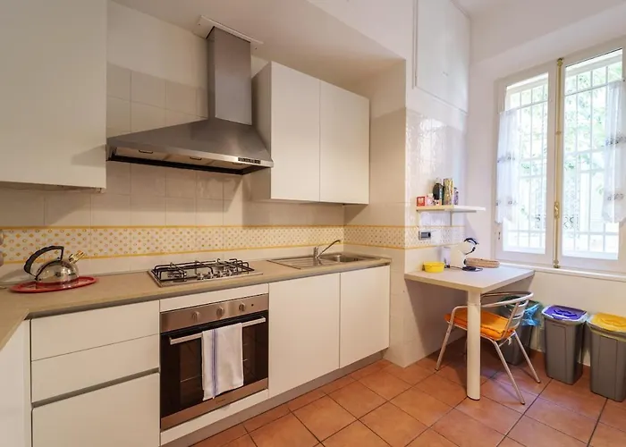 Family Residential Refuge 500m From The Center דירה